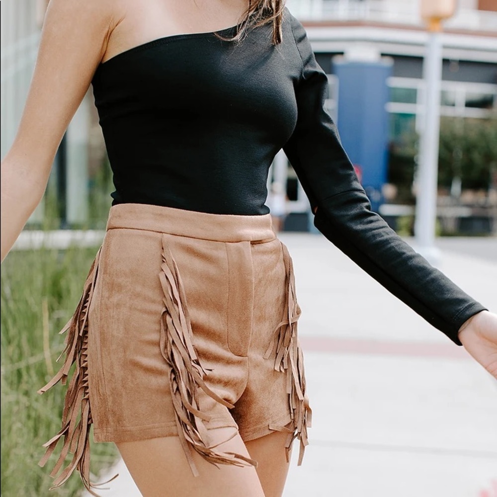 Kittenish Shakira Fringe Suede Shorts size XL - Picture 4 of 12